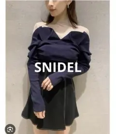 SNIDEL デコルテシースルードッキングニットプルオーバー