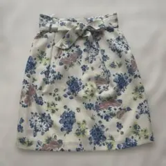 花柄膝丈スカートのサムネイル