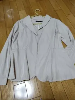 ベージュ テーラードジャケット サイズF