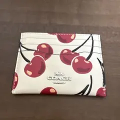 コーチ　coach チェリー柄カードケース