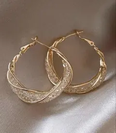 新品未使用 ゴールド ツイスト フープピアス 中型 【Lill's】