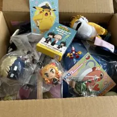 アニメ　グッズ　缶バッジ　フィギュアなど　まとめ　ジャンク　約80サイズ　⑥
