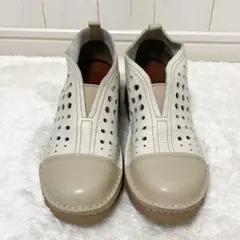 JS Heartlabel パンチング レザーシューズ スリッポン ソフトレザー