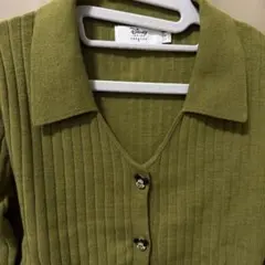 Disney ミッキー オリーブグリーン Vネックカーディガン moussy