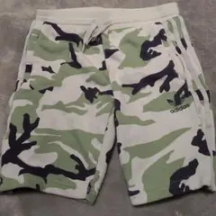 adidas カモフラージュ 迷彩柄ハーフパンツ140