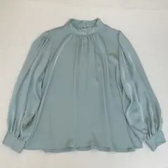 green label relaxing サテン スタンドカラーギャザーブラウス