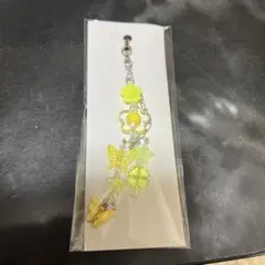 【匿名即日発送】ビーズキーホルダー イエロー 黄色 蝶 星 花 薔薇