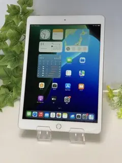 iPad 第7世代 32GB シルバー Wi-Fiモデル　右下割れあり