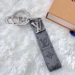 2026年最新】louis vuitton ルイヴィトン キーホルダー・lvドラゴンヌ