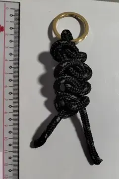 ハンドメイド　反射パラコードチャーム 黒
