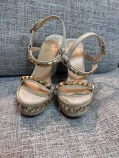 Christian Louboutinクリスチャンルブタンスタッズウェッジソール