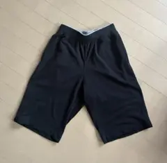 ユニクロ　ハーフパンツ　黒