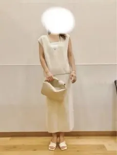 UNIQLO 3DスフレヤーンVネックベスト　スカートセット