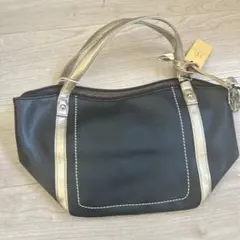 ブラックハンドバッグ 中型 合成皮革