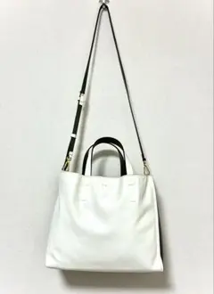 マルニ　marni ミュゼオ　museo バイカラー　ショルダーバッグ　トートのサムネイル