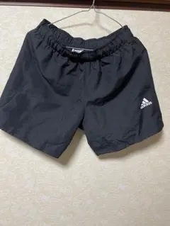 adidas ショートパンツ