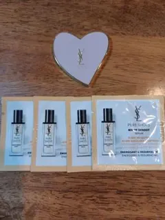 YSL ミラー　ピンク　美容液サンプル　イヴ・サンローラン　ハートミラー　美容液のサムネイル