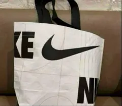 遊戯王✖️NIKEジャンプ/カード/ショップ袋 遊戯王✖️NIKE 週刊少年ジャンプ39号とカードセット ⭐︎激レア
