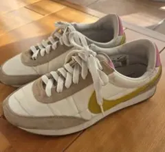 NIKE スニーカー ホワイト/ベージュ/イエロー/ピンク