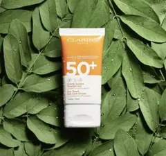 CLARINS ドライタッチサンケアクリーム SPF50+のサムネイル