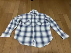 長袖シャツ　140