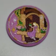 ディズニーキャラクター刺繍缶バッジ　ラプンツェル