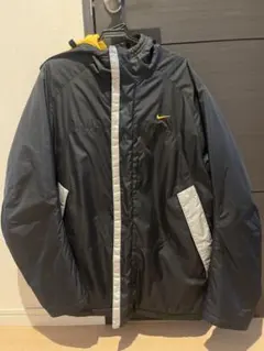 Nike ベンチコート 160センチ　黒/黄色