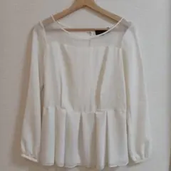 UNTITLED　アンタイトル　ホワイト　白　長袖ブラウス　Mサイズ