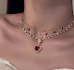 ハートネックレス　ダブル　2連　可愛い　お洒落　軽量　コンパクト　赤