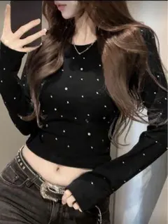 ビジュー付きブラック長袖トップス