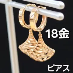 視線を奪う！18金 K18 PG ピラミッド 立体的 揺れる フープ ピアス 