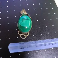 緑色オーバル型チャーム