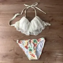 フリル付きセパレート水着・ビキニ