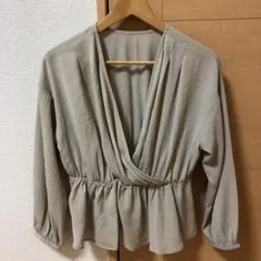 ブラウスのサムネイル