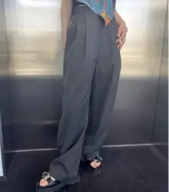 MEDI BACK CUT OUT PANTSのサムネイル