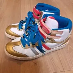adidas ハイカットスニーカー
