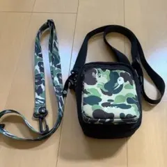 【本日限定価格】A BATHING APE カモフラ柄 ショルダーバッグのサムネイル