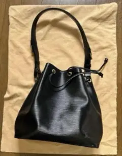 LOUIS VUITTON ノエ エピ ショルダーバッグ　ヴィンテージ　巾着のサムネイル