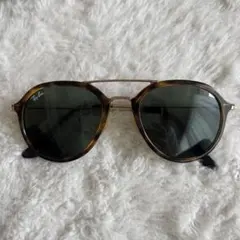 Ray-Ban ブラウンオーバル型サングラス ケース付き