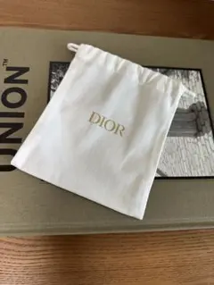 Dior ロゴ入り ホワイトポーチ　巾着袋　巾着ポーチ
