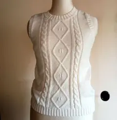 レディース　ニット　Vネック　アイボリー