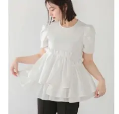 fitmore フィットモア 裾フリルフレアトップス ホワイト - メルカリ