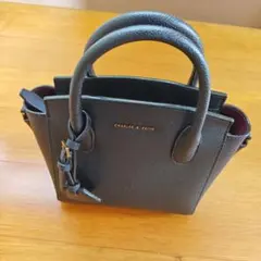 CHARLES & KEITH ブラック ハンドバッグ