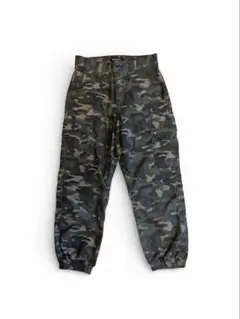 迷彩カーゴパンツ