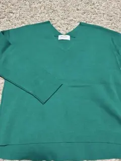 【オペークドットクリップ】Ｖネックニットトップス