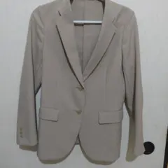 【UNIQLO】感動ジャケット S スーツ 美品 ベージュ　訳あり値引きしました