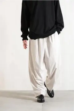 ホワイト ワイドパンツ ドレープデザイン