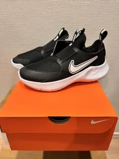 新品未使用 23cm Nike フレックスランナー ジュニア スニーカー