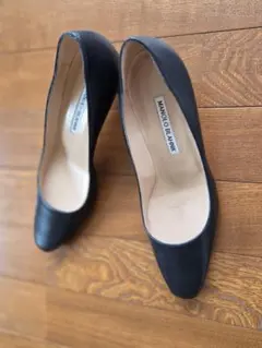 2026年最新】MANOLO BLAHNIK レディースの人気アイテム - メルカリ