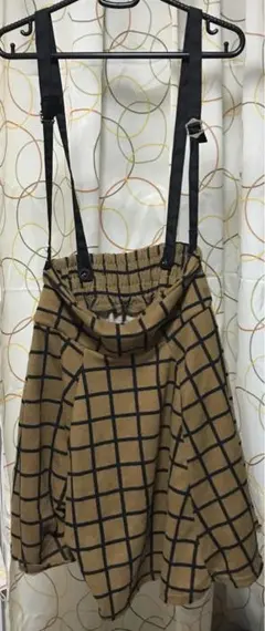 サスペンダー付きチェック柄フレアスカート